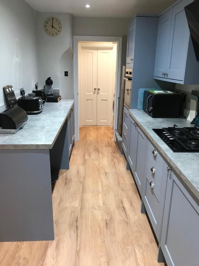 Luxury Refurbished 2 Bedroom Regency Apartment Cheltenham Bagian luar foto